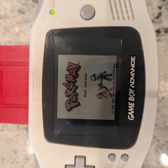 Nintendo Game Boy advance and games (Pokemon Red, Pokemon Blue, and others) - Picture 12 of 13